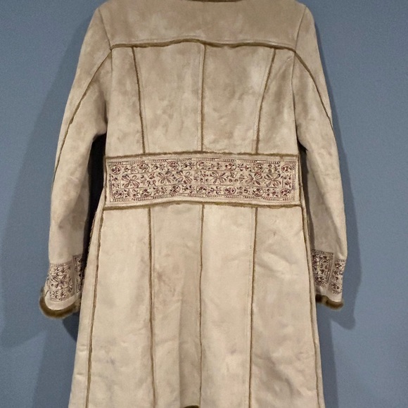 Beautiful Penny Lane embroidered Women’s Faux suede Benetton coat size Medium - Picture 4 of 6